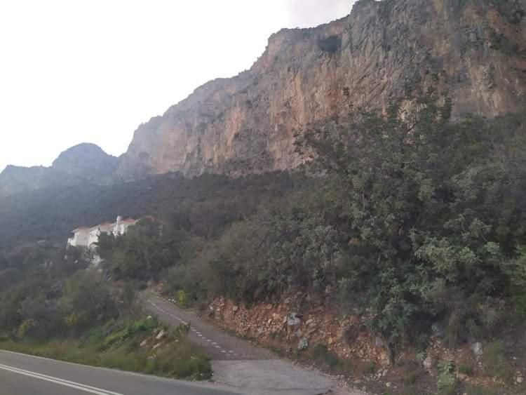 East Red Rock And View Leonidio Maisonette Studio Εξωτερικό φωτογραφία
